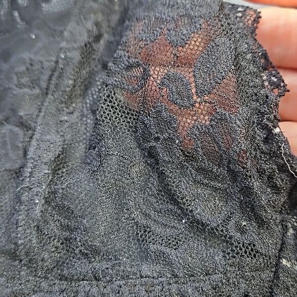 Gilly Hicks Top Womens XSmall Black Halter Bralette Lace V Neck Open Back Boho - Picture 12 of 16